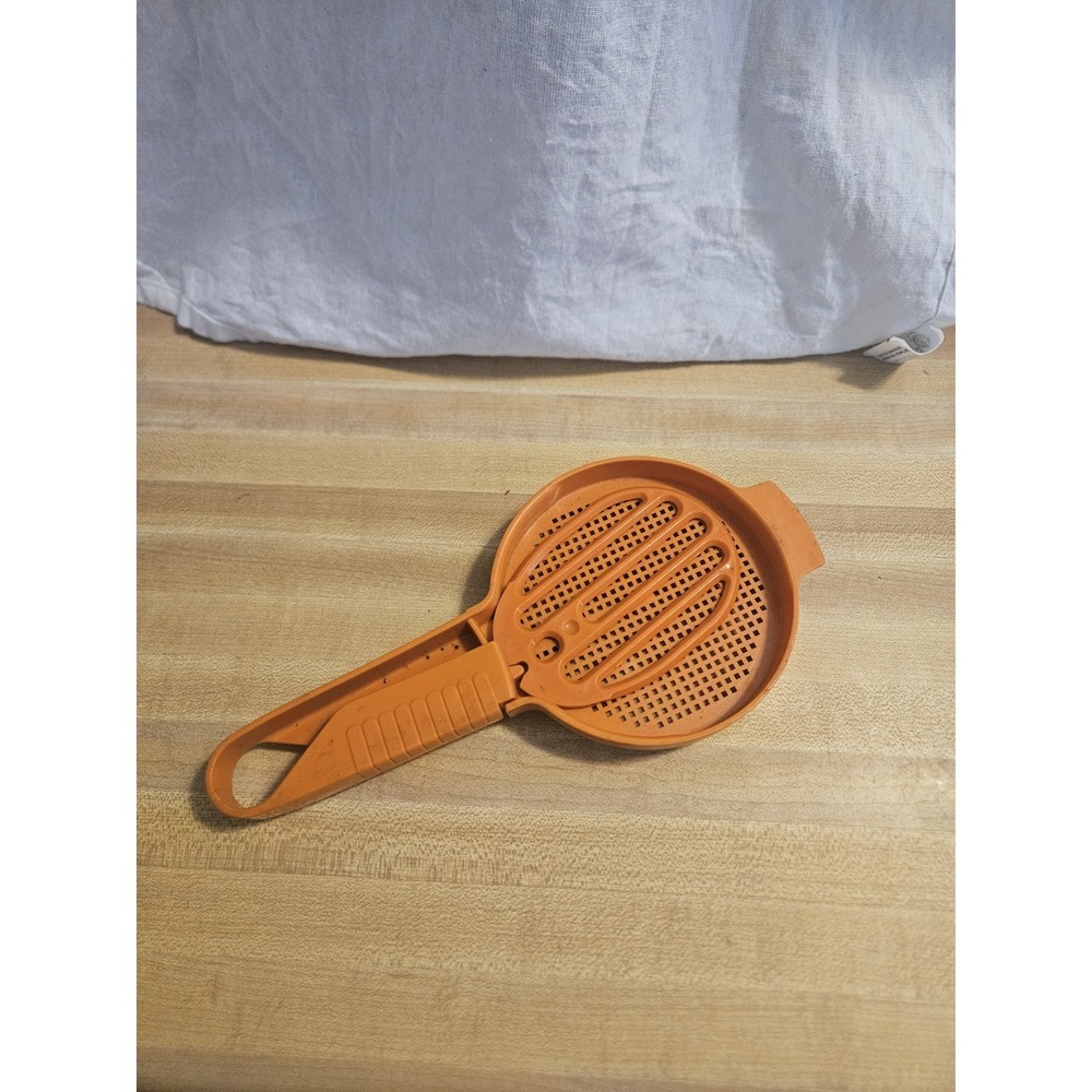 Vintage Orange TUPPERWARE Flour And Sugar Sifter‎ 9"